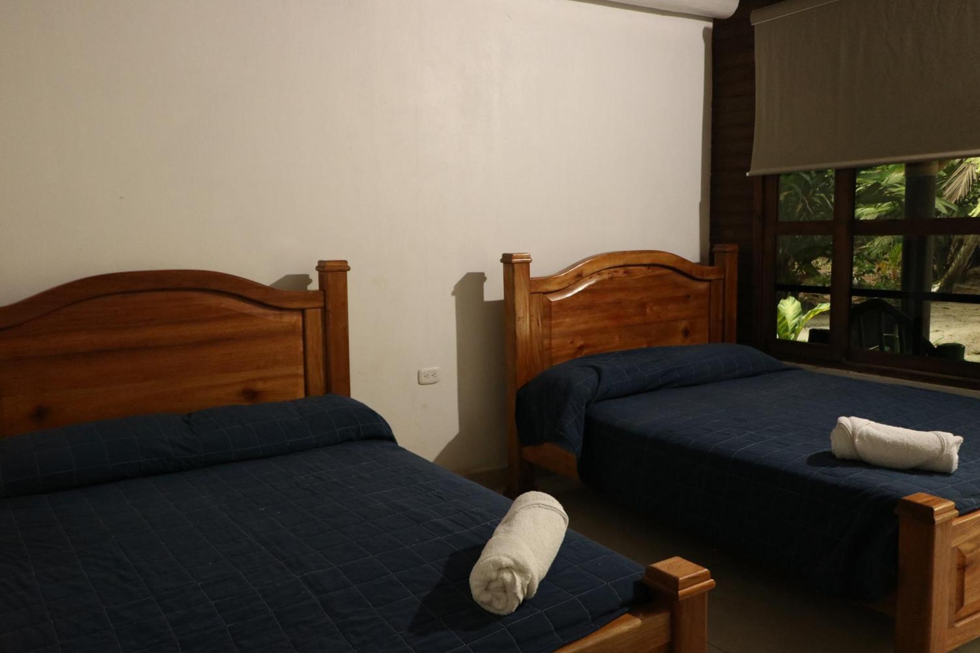 Hotel Salvador Gaviota Livingston Exterior photo