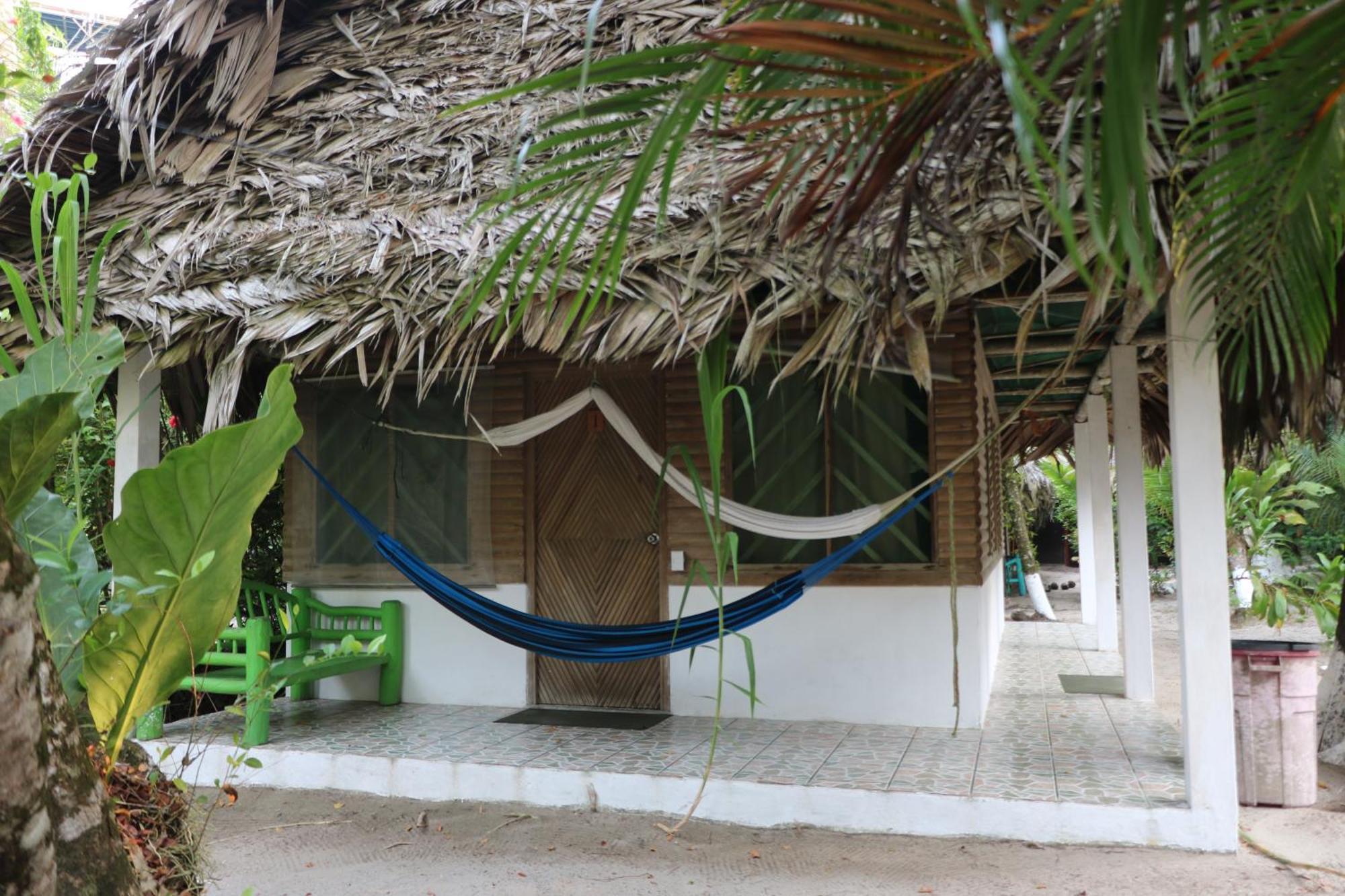 Hotel Salvador Gaviota Livingston Exterior photo